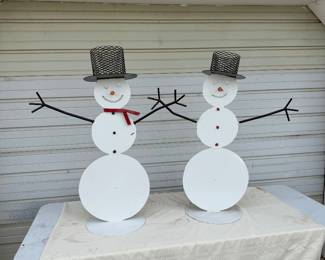 Auction Item: https://www.estatesales.net/CA/Woodland/95776/marketplace/81013