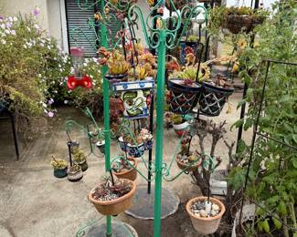 Auction Item: https://www.estatesales.net/CA/Woodland/95776/marketplace/81013