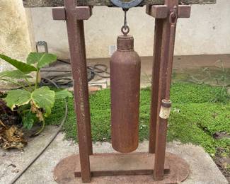 Auction Item: https://www.estatesales.net/CA/Woodland/95776/marketplace/81013