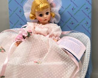 Lot 107 | Madame Alexander Flower Girl 1122 Vintage Doll
