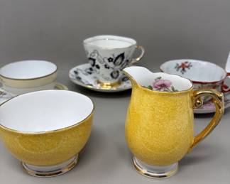 Lot 156 | Vintage Teacups & Saucer Tea Cup Saucer
