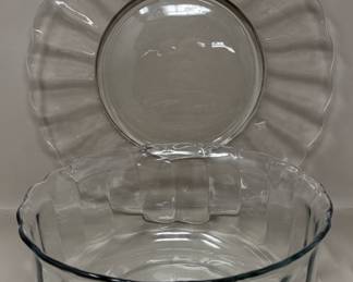 Lot 132 | Convertable Cake Stand w Lid/Bowl Platter
