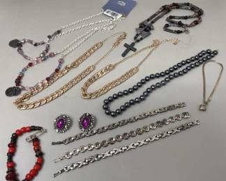 Lot 280 | Costume Jewelry Necklaces Bracelets Earrings Clip
