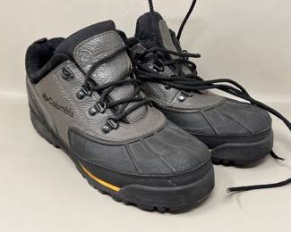 Lot 256 | Columbia Thermolite Hiking Boots Sz9

