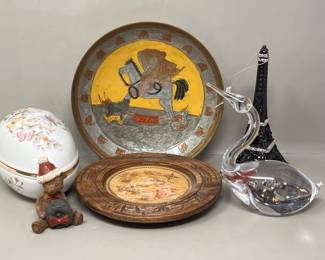 Lot 305 | Vintage Enamel Plate, Souvenirs, Eiffel Tower Orna
