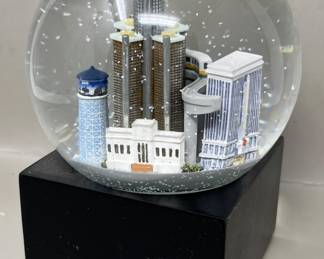 Lot 91 | Detroit Snowglobe Music Motown "My Girl" Snow Gl
