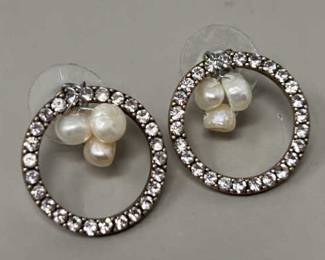 Lot 282 | Freshwater Pearl in Rhinestone Halo Earrings J
