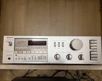 Lot 98 | VIntage Sony STR-V45 AM/FM Stereo Receiver

