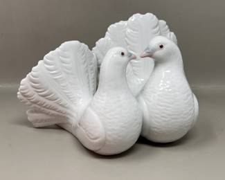 Lot 120 | Lladro Couple of Doves Porcelain Figurine
