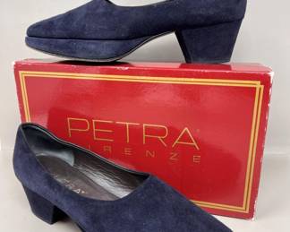 Lot 73 | Sz 7.5 Ladies Vintage Petra Italian Suede Heels
