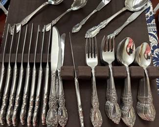 Oneida Wordsworth Stainless Steel Flatware for 12 