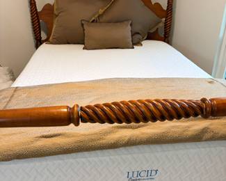 Solid Wood Vintage Ethan Allen Queen Four Poster Bed. Mattress by Lucid