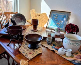 This is the same table with one leaf. Additional leaf shown in photo. 