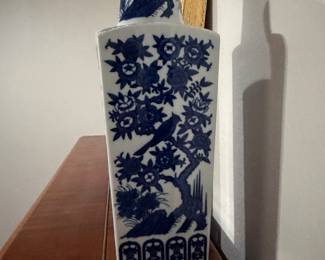 Antique CHINESE BLUE-AND-WHITE VASE, 'FLORAL' QING QIANLONGmMARK