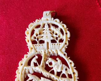 Vintage Carved Pendant!