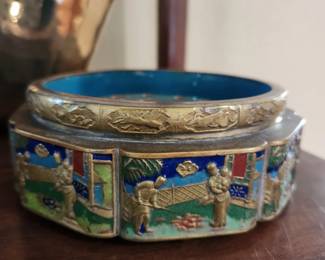 Chinese cloisonne trinket box without the Lid.