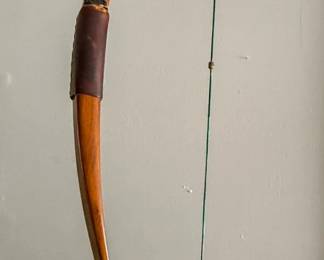  “Vintage 21st Century ‘Venus’ Longbow, 40# @ 28”, 60”,  Recurve Archery Bow”