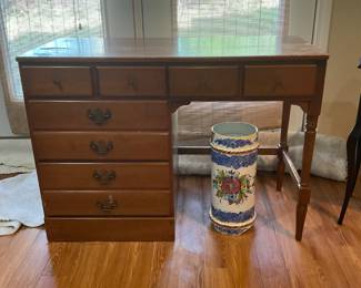 Vintage Ethan Allen desk in Nutmeg Maple with plenty of drawers 