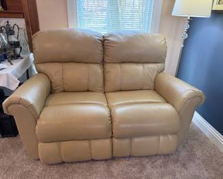 	#17	LazyBoy Leather Loveseat Recliner 	 $125.00 				