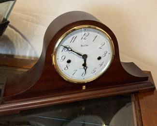 Mantel clock