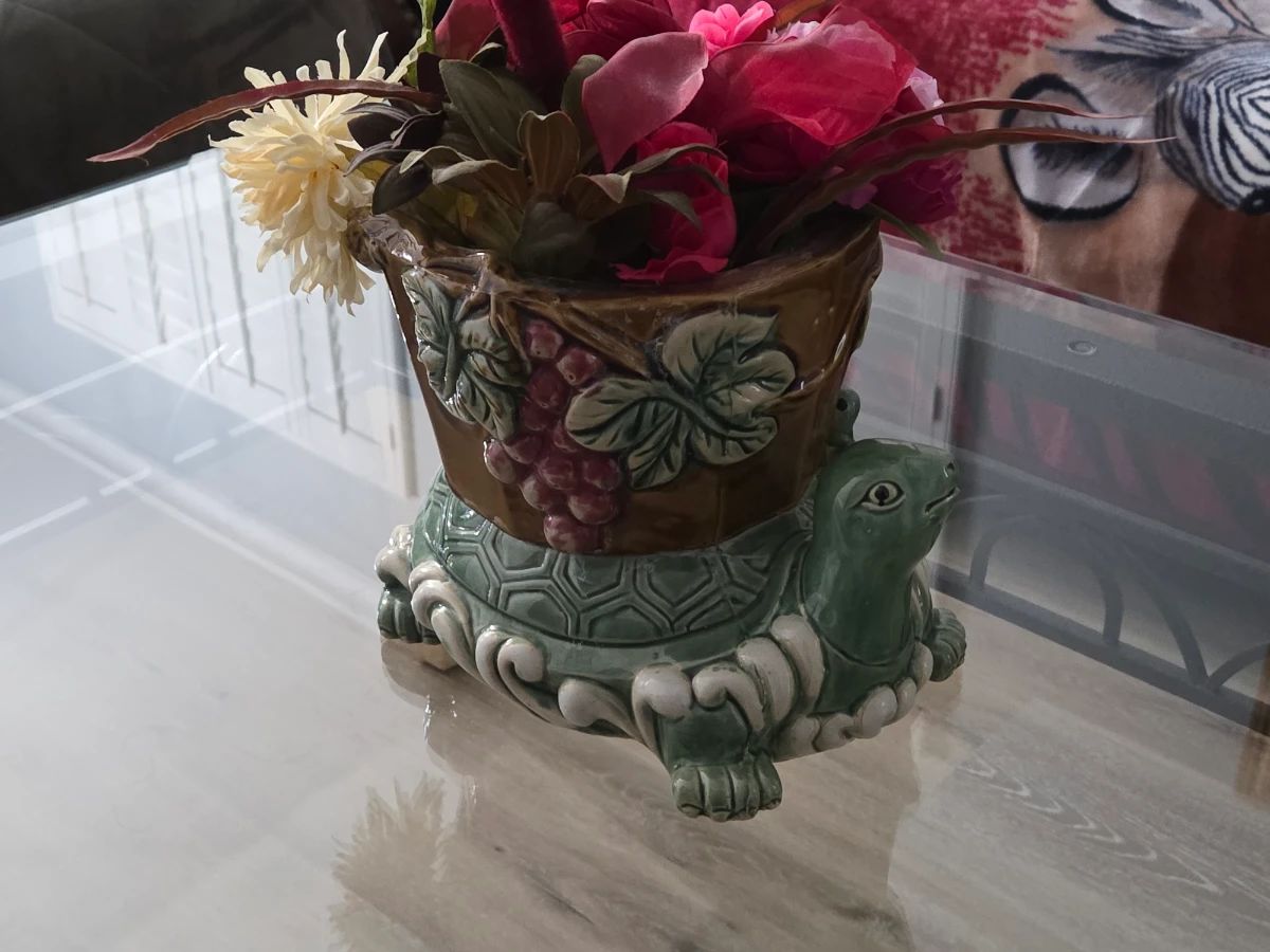 lovely decorative flower and animal base medium size