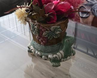 lovely decorative flower and animal base medium size