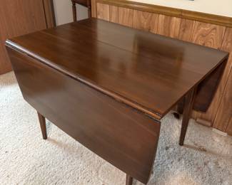 Mid-century modern Broyhill Brasillia drop leaf dining room table - walnut