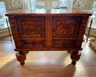 Available on the ONLINE PreSale: www.estatesales.net/NC/Huntersville/28078/marketplace/79426