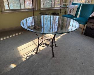 Available on the ONLINE PreSale: www.estatesales.net/NC/Huntersville/28078/marketplace/79426