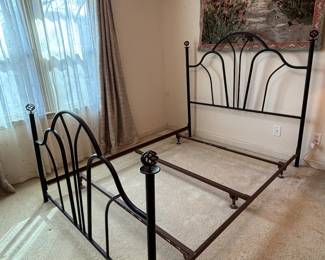 Available on the ONLINE PreSale: www.estatesales.net/NC/Huntersville/28078/marketplace/79426