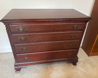 Available on the ONLINE PreSale: www.estatesales.net/NC/Huntersville/28078/marketplace/79426