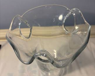 Manufacturer: Peill & Putzler (Germany)
Model/Series: Andros
Height: ~11 inches 
Material: 24% lead crystal, clear, hand-blown
Design: Mid-Century/Modernist style