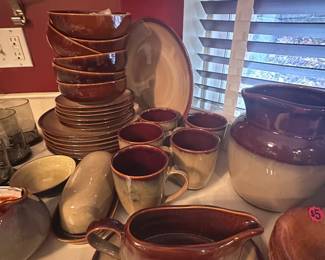 Stoneware dishes
