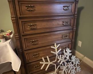 5 drawer tall dresser