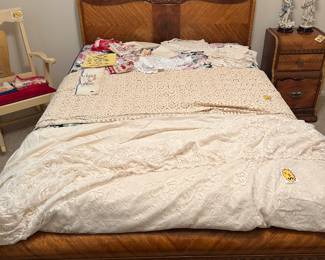 Waterfall bed includes mattress 