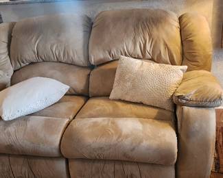 Loveseat recliner