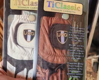 Brand new golfing gloves