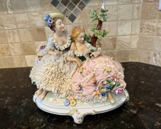 Germany DR Deutsch Unter Weiss Bach Dresden Lace Porcelain Figurine Ladies