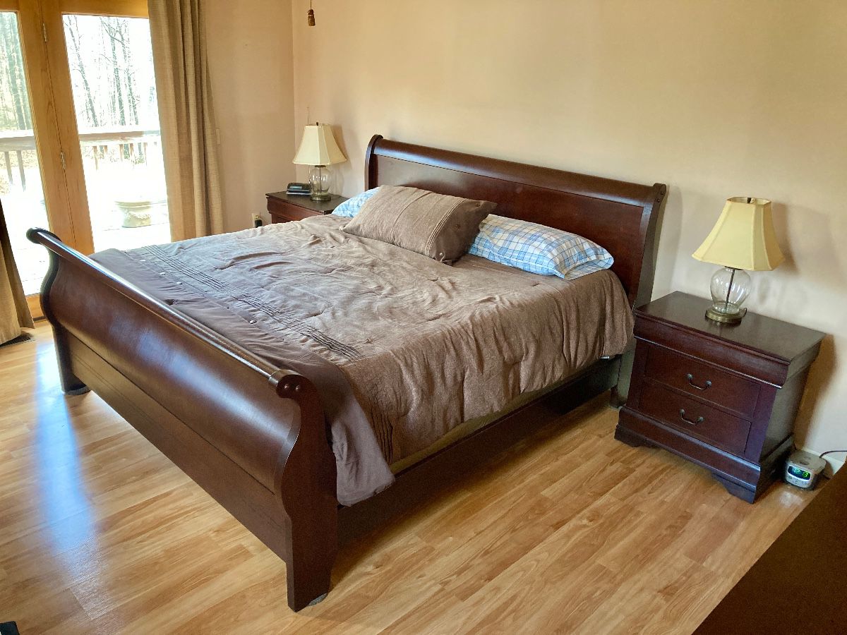 California king size bed, end table