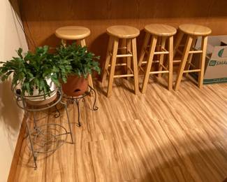 Stools, plants