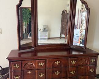 Queen Anne bedroom set
