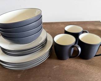 Dishware Set (4 Large Plates, 4 Small Plate, 4 Bowls, 3 Mugs)