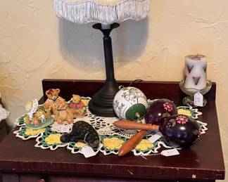 Antique music instruments 