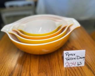 Pyrex Yellow Daisy