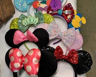 8 Disney Ears