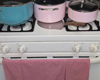 Kitchen Pots in Turq and Pink