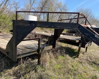 18 2 DOVE GOOSENECK TRAILER