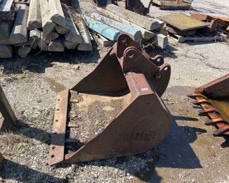 36” CLEANOUT BUCKET