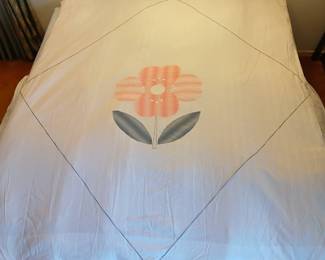 KING SIZE DOWN Comforter with Embroidery Details.