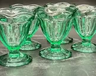 Anchor Hocking Green Tulip Glass Sundae Dish 4 Tall 3.5 in Diameter
